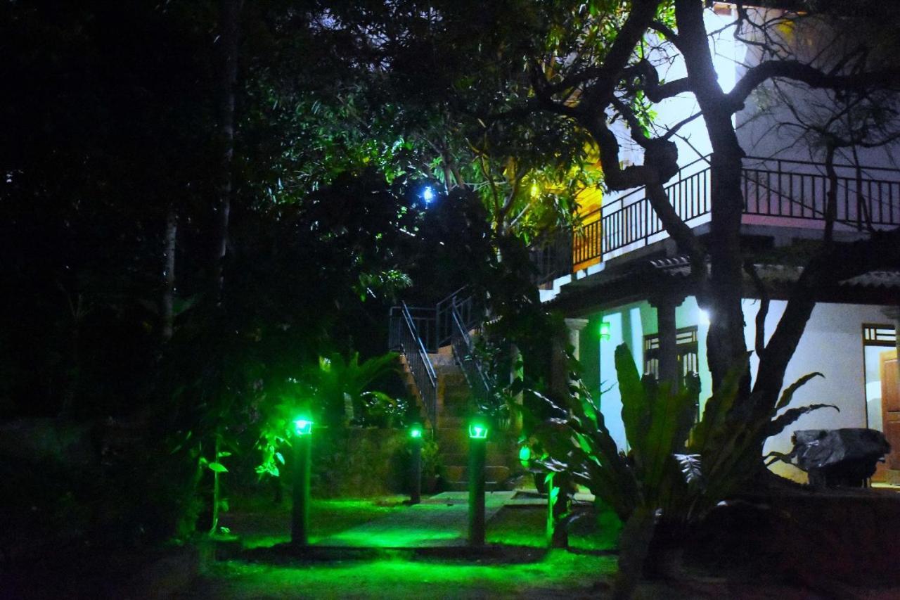 Wild Heaven Udawalawe Hotel Ngoại thất bức ảnh
